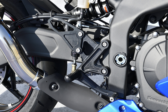 ZX-4R ステップKIT